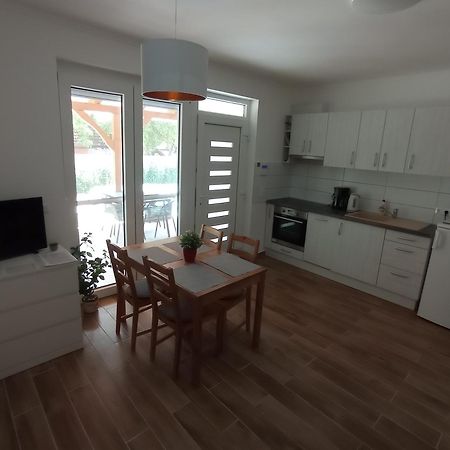 Relax Apartment Fonyod Bagian luar foto